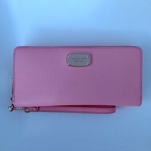 Micheal Kors Large Wristlet